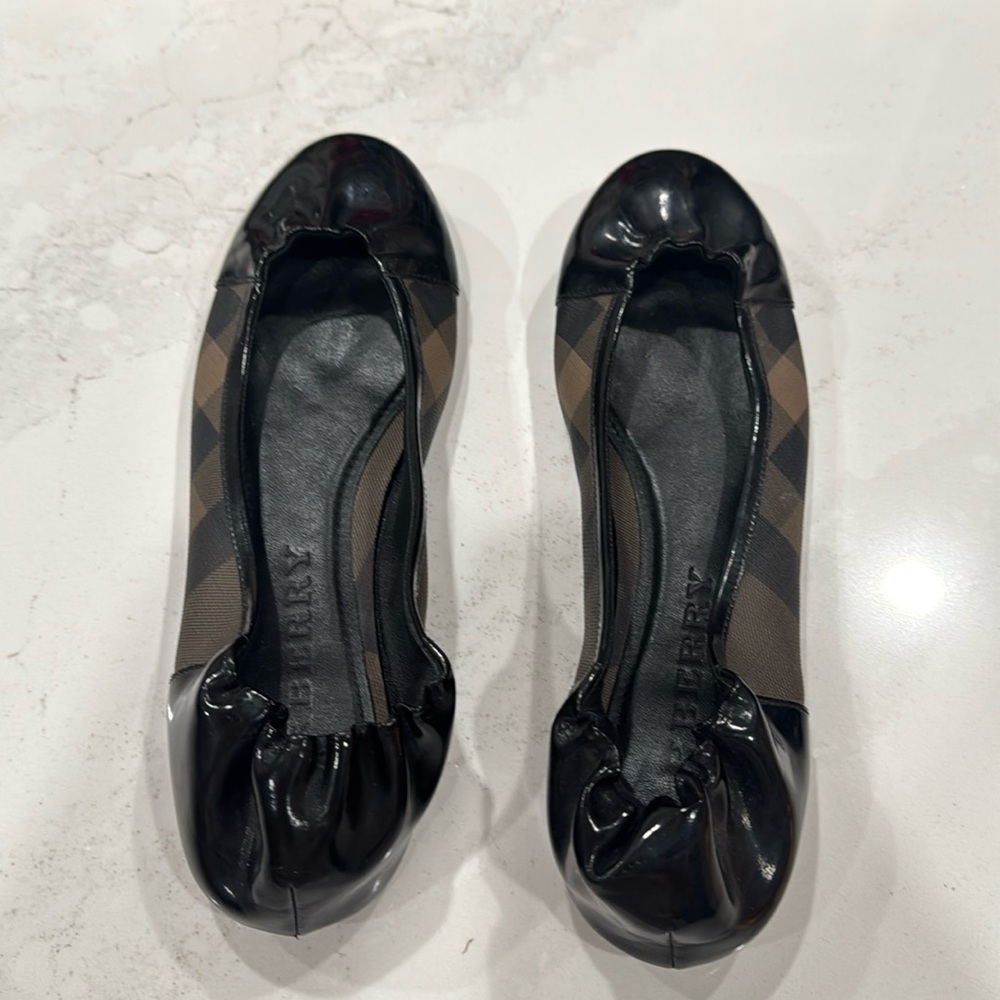 BURBERRY flats 🥿